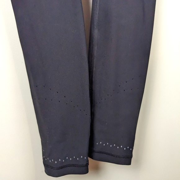 LULULEMON Zoned in tight Size 4 Black 27"  length - Picture 6 of 12